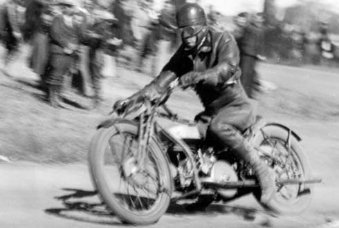Alex Kynoch veteran Douglas motorcycle dirt track racing